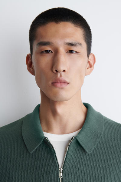 COS ワッフルニットコットンジップシャツ