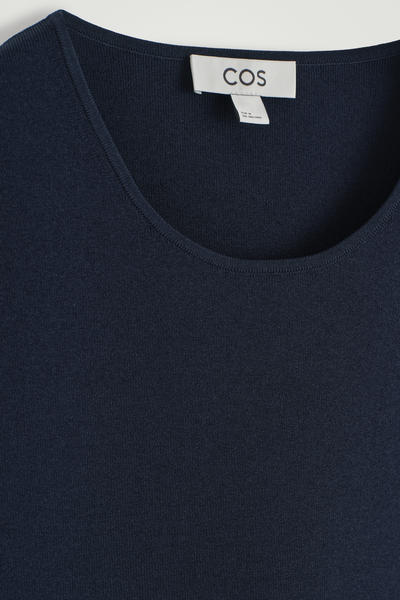 COS ニットタンクトップ