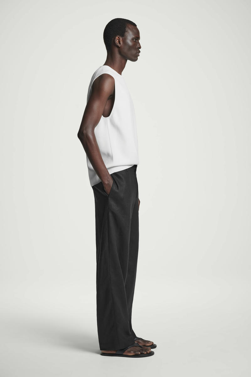 COS ニットタンクトップ