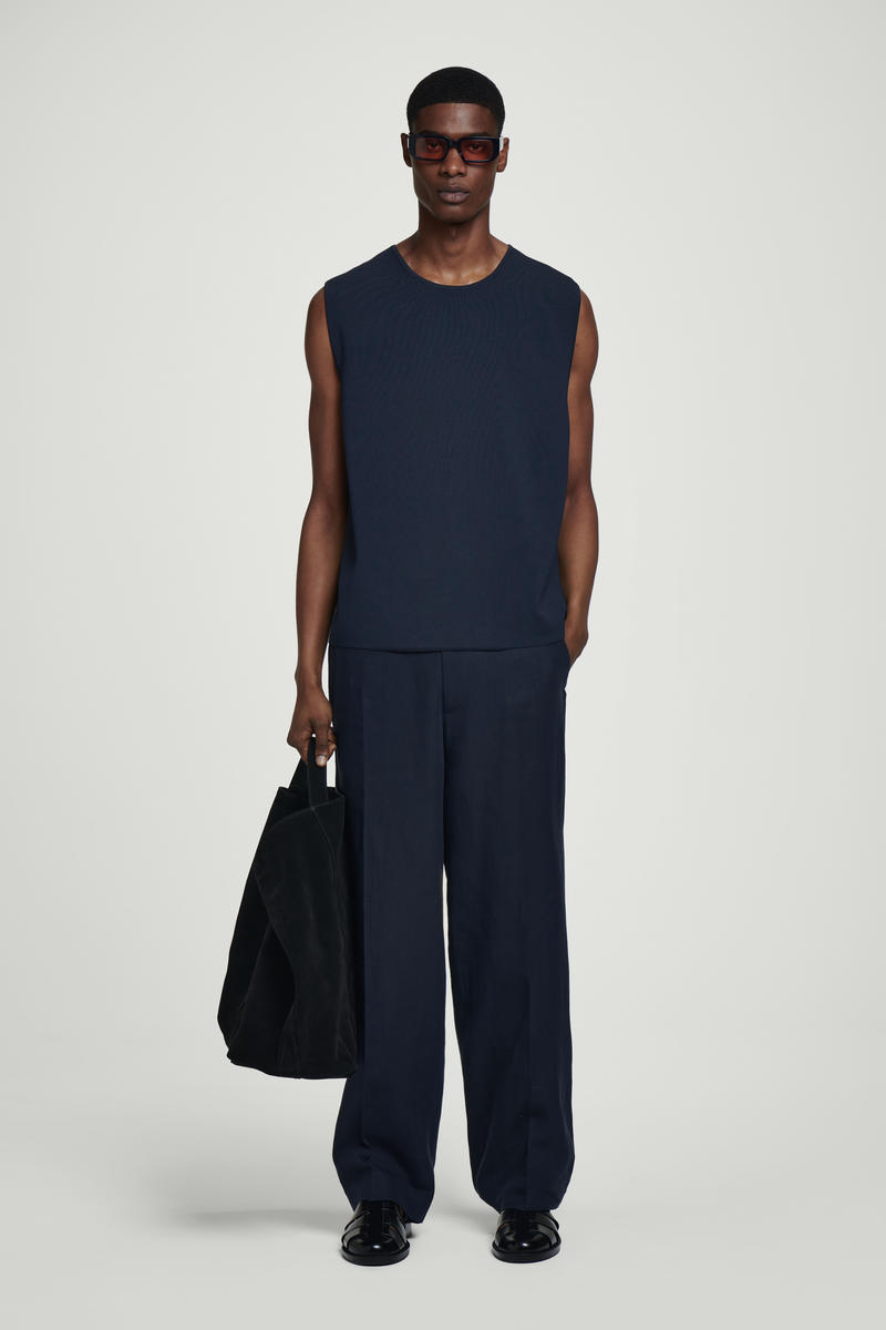 COS ニットタンクトップ