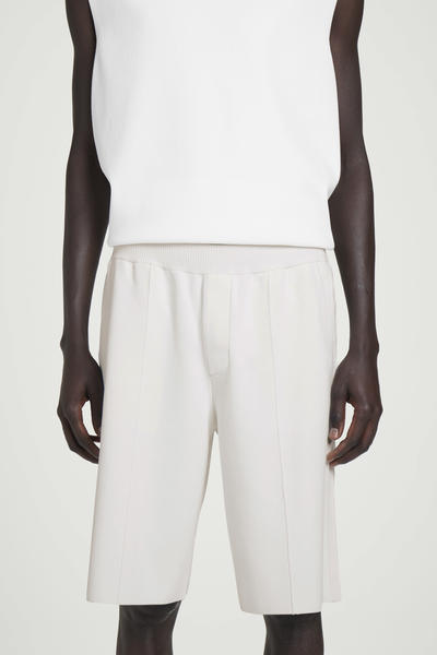 COS ゴム入りニットショートパンツ