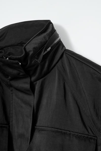 COS ウエストユーティリティジャケット