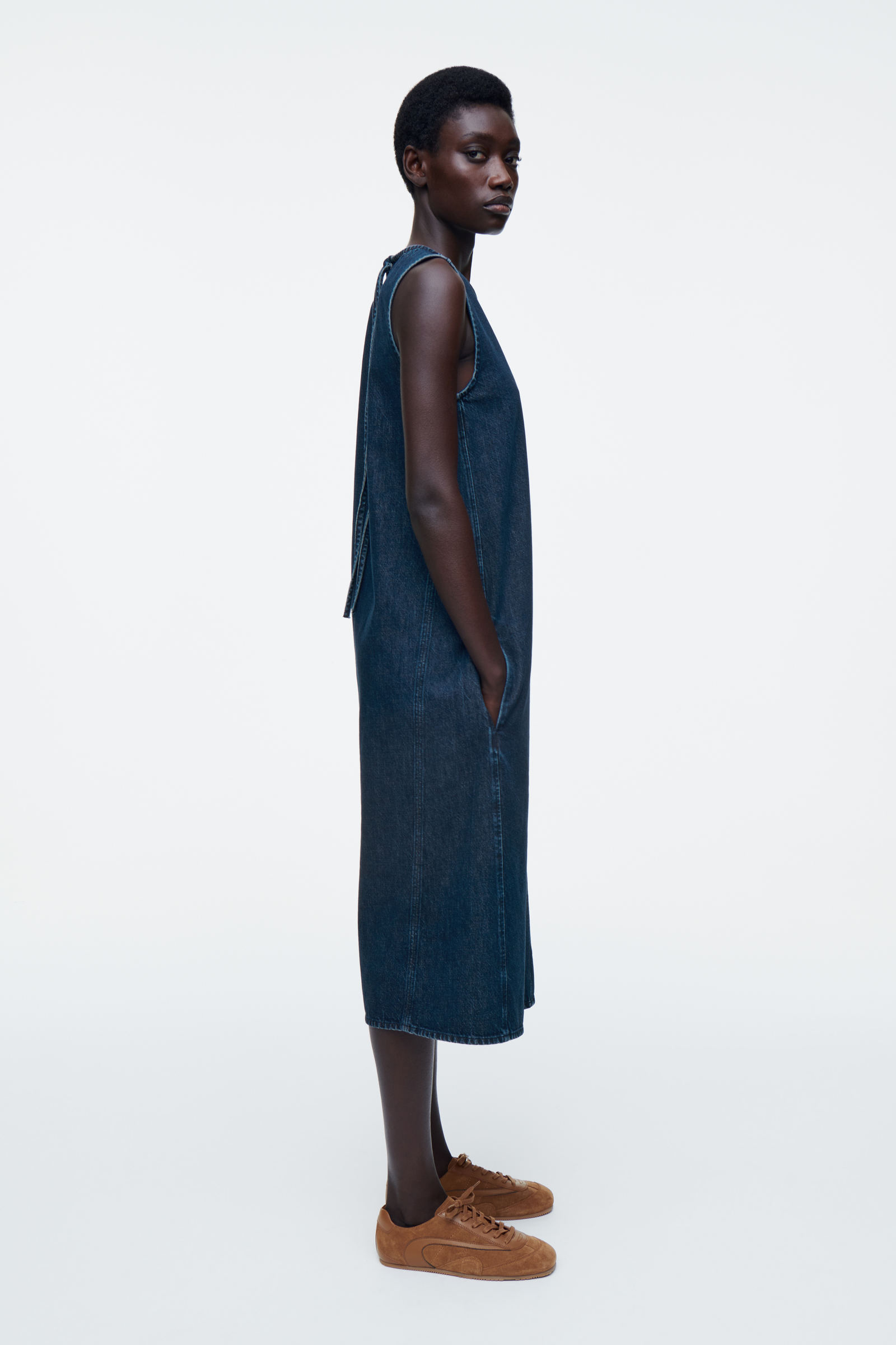 オフショルダーキャミワンピースNicole Denim Midi Dress Nicole Denim Midi Dress -Denim- – Estella.K