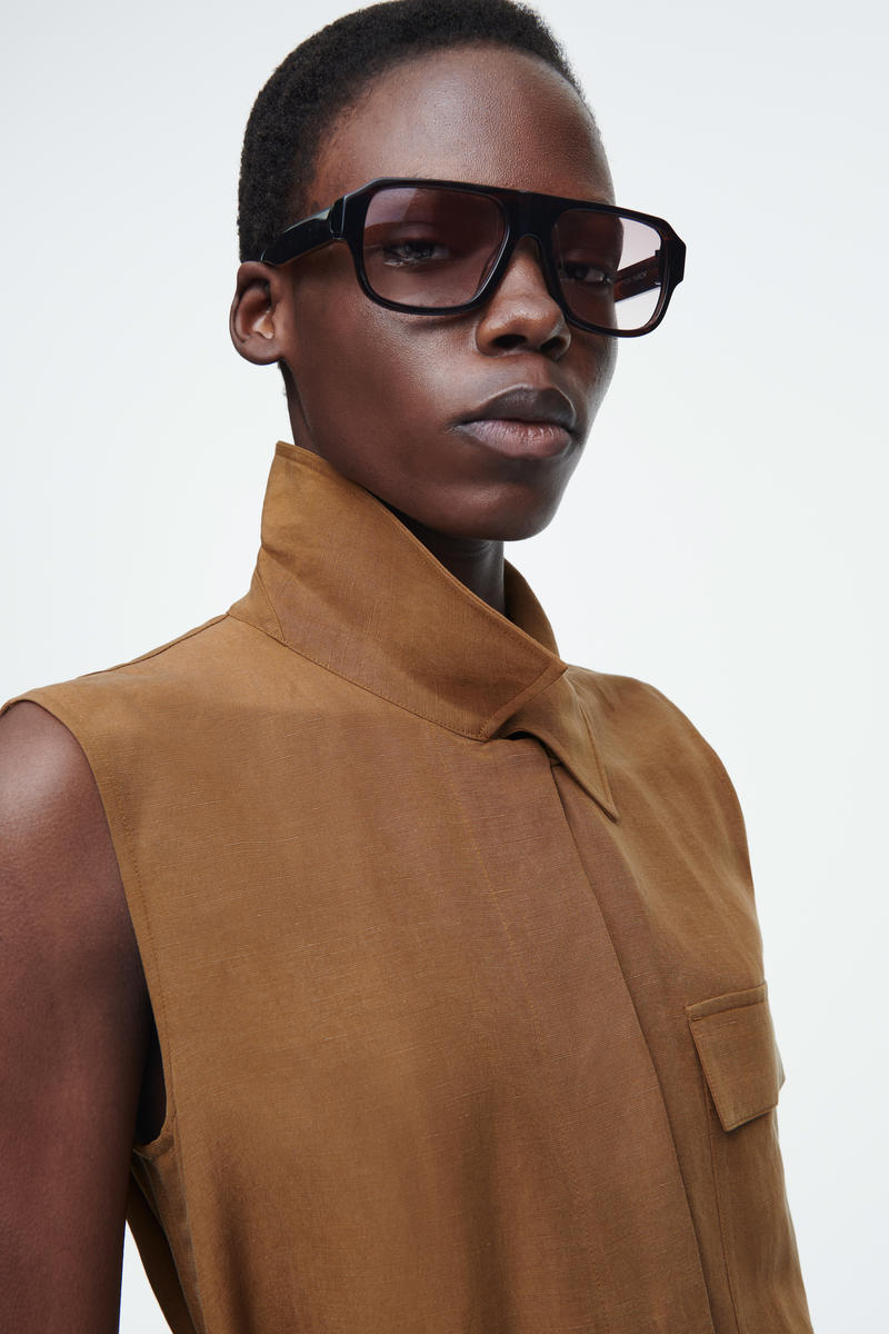 COS ノースリーブミディシャツワンピース