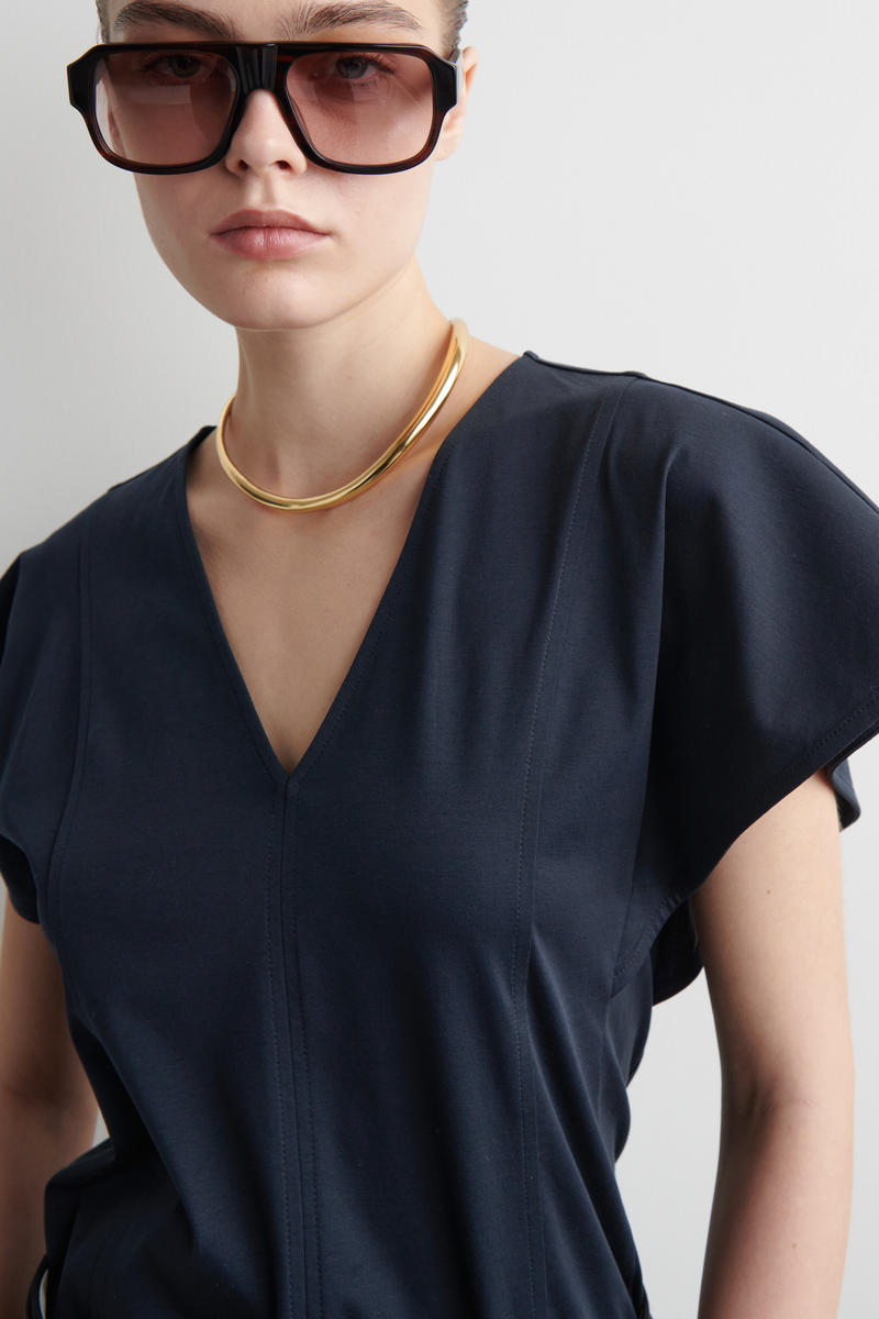 COS ペタルスリーブコットントップ