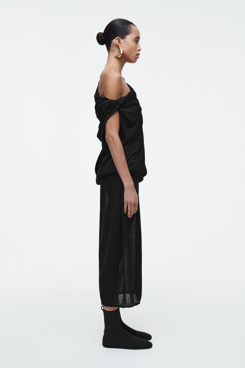 COS リブソックスブーツ