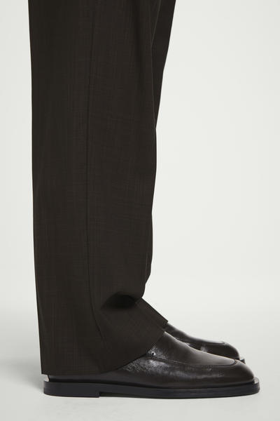 COS クラシックレザーローファー