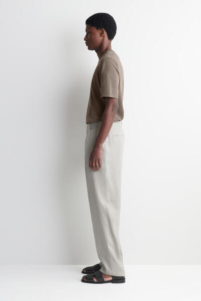 COS リラックスフィット リネンテーパードパンツ