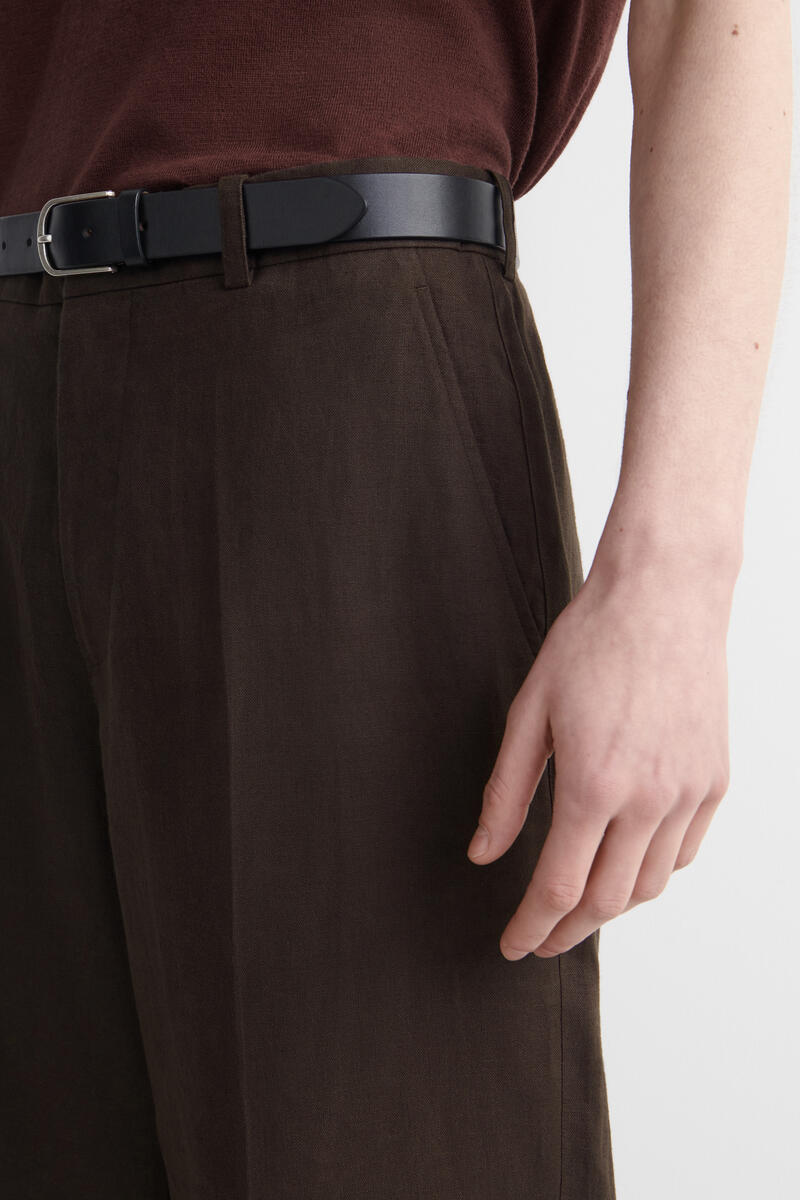 COS リラックスフィット リネンテーパードパンツ