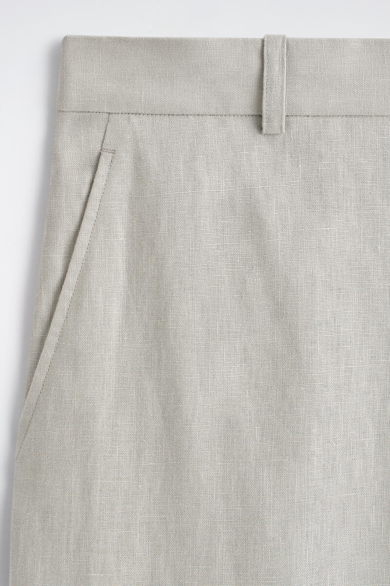 COS リラックスフィット リネンテーパードパンツ