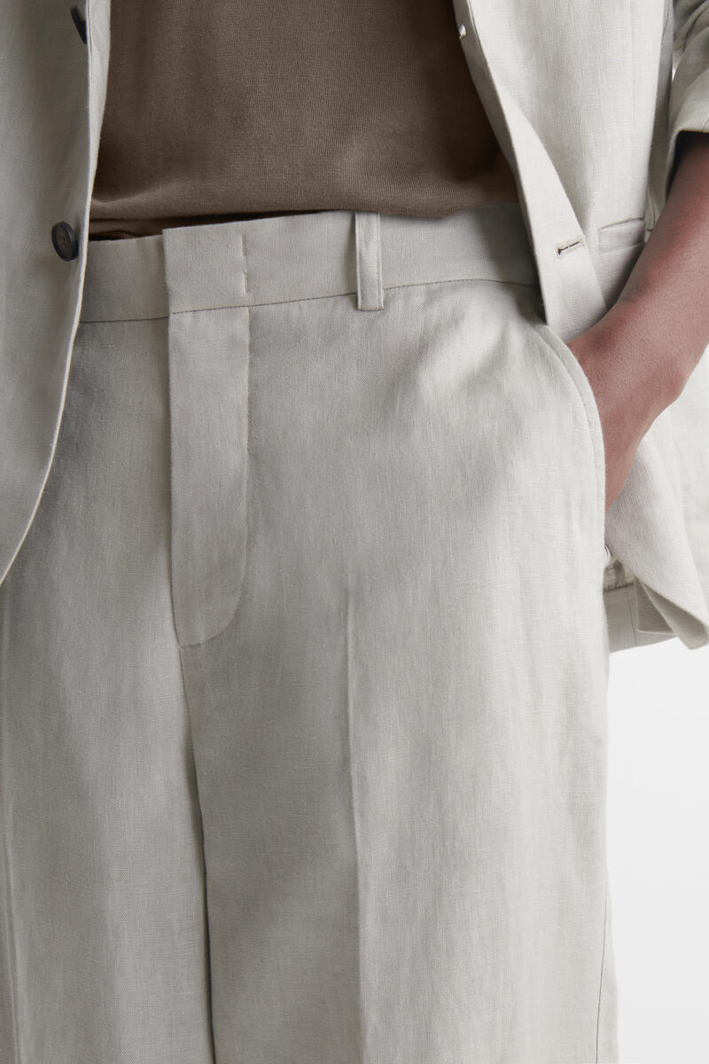 COS リラックスフィット リネンテーパードパンツ