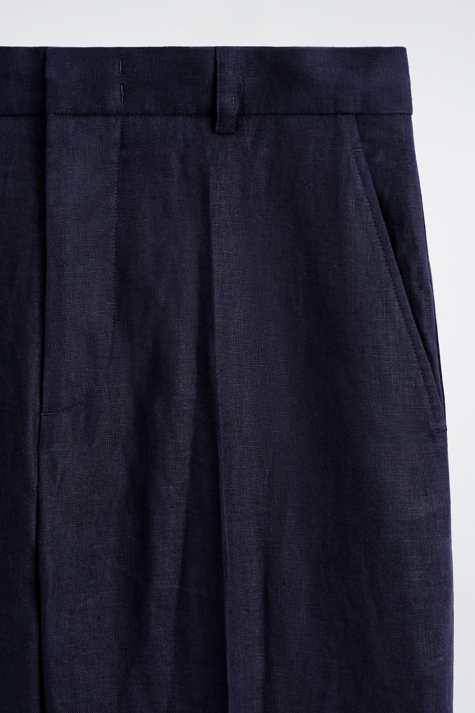 RELAXED LINEN TAPERED TROUSERS リラックスフィット リネンテーパード
