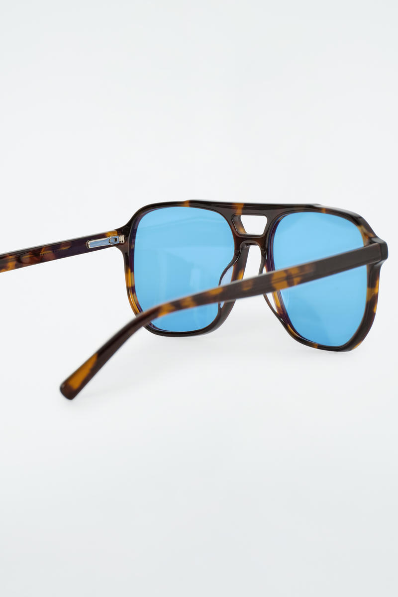 COS オーバーサイズ スクエアフレームアビエーターサングラス