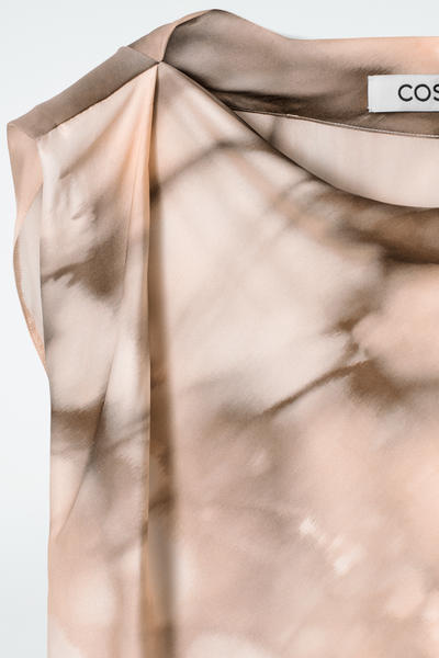 COS プリントドレープシルクワンピース