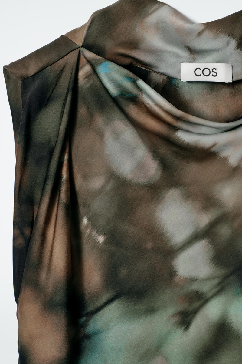 COS プリントドレープシルクワンピース