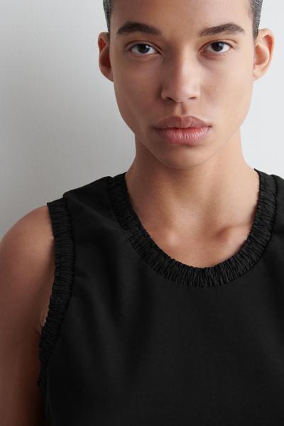 COS ギャザーコットンタンクトップ