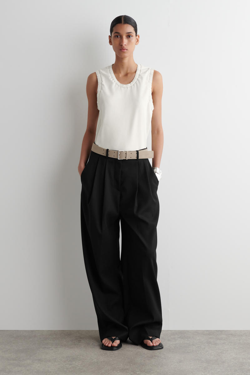 COS ギャザーコットンタンクトップ