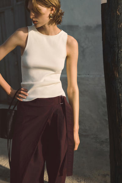 COS ベルト付きラップフロントショートパンツ