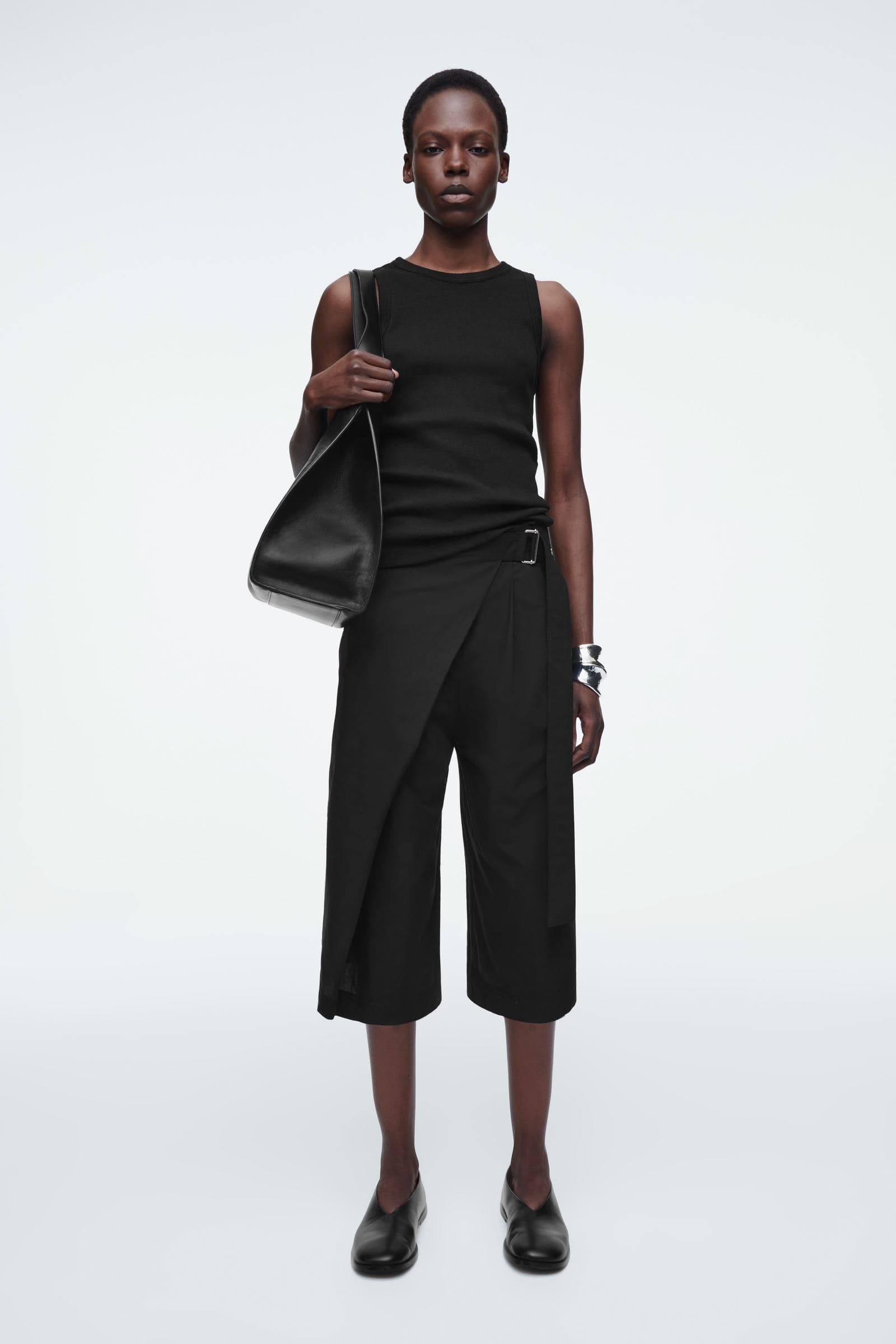 美品　Belted Shorts ベルテッド　ショーツ　BLACKブラック 34 zz-1276722_09-090-1010016-1.