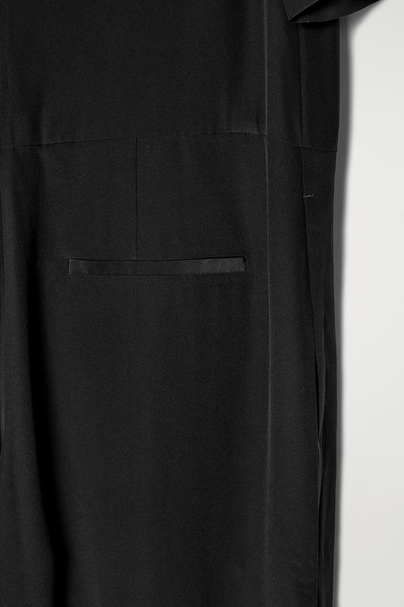 SILK-CREPE JUMPSUIT シルククレープジャンプスーツ ブラック｜COS