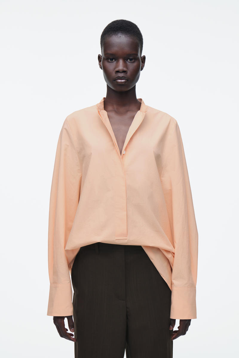 COS ノーカラーハーフプラケットシャツ