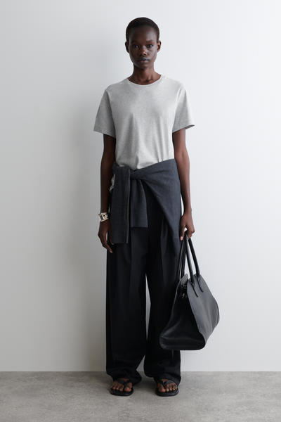 COS クルーネックコットンTシャツ