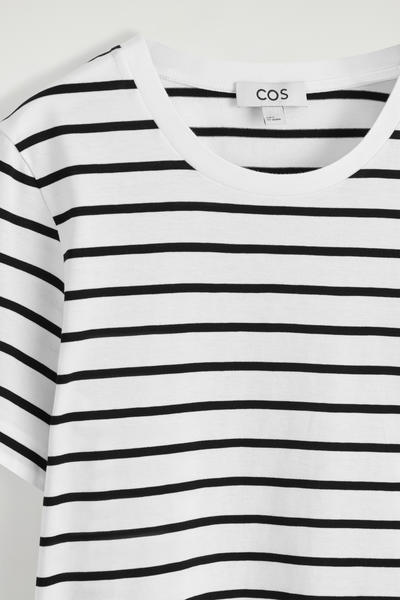 COS クルーネックコットンTシャツ