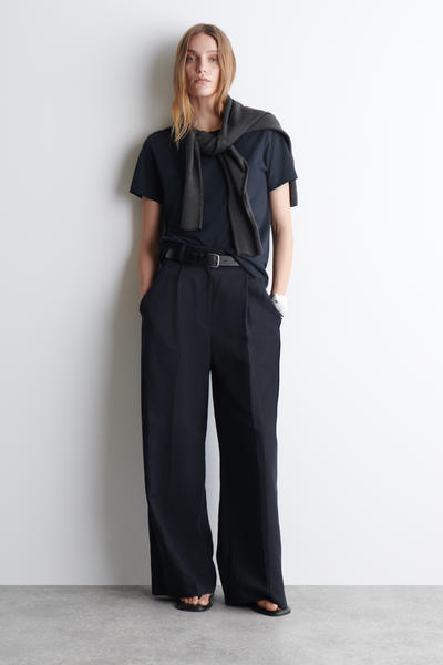 COS クルーネックコットンTシャツ