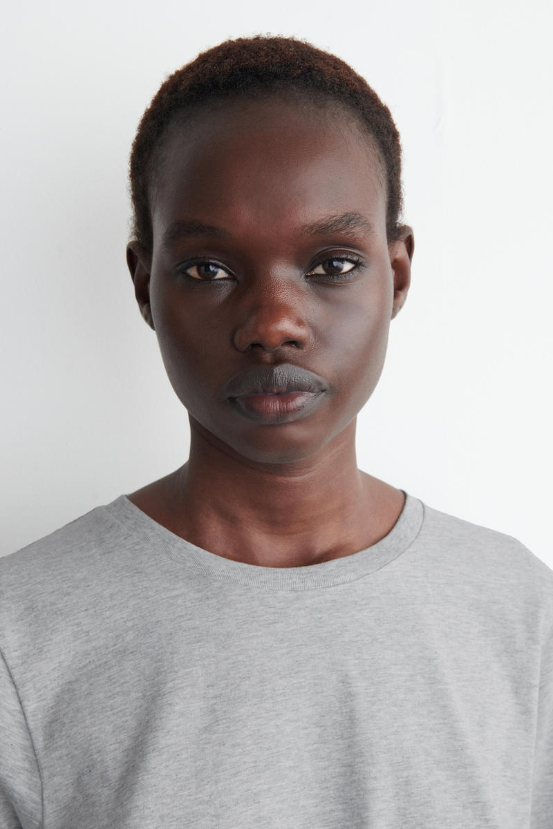 COS クルーネックコットンTシャツ