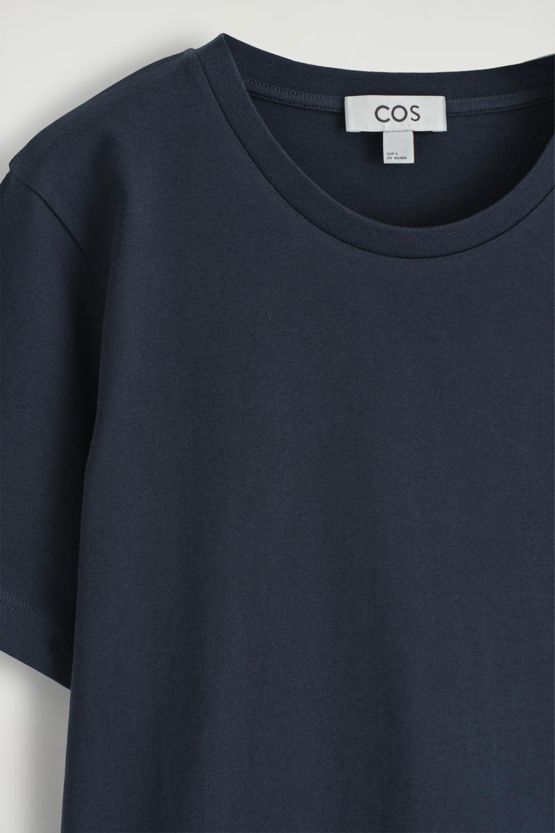 COS クルーネックコットンTシャツ