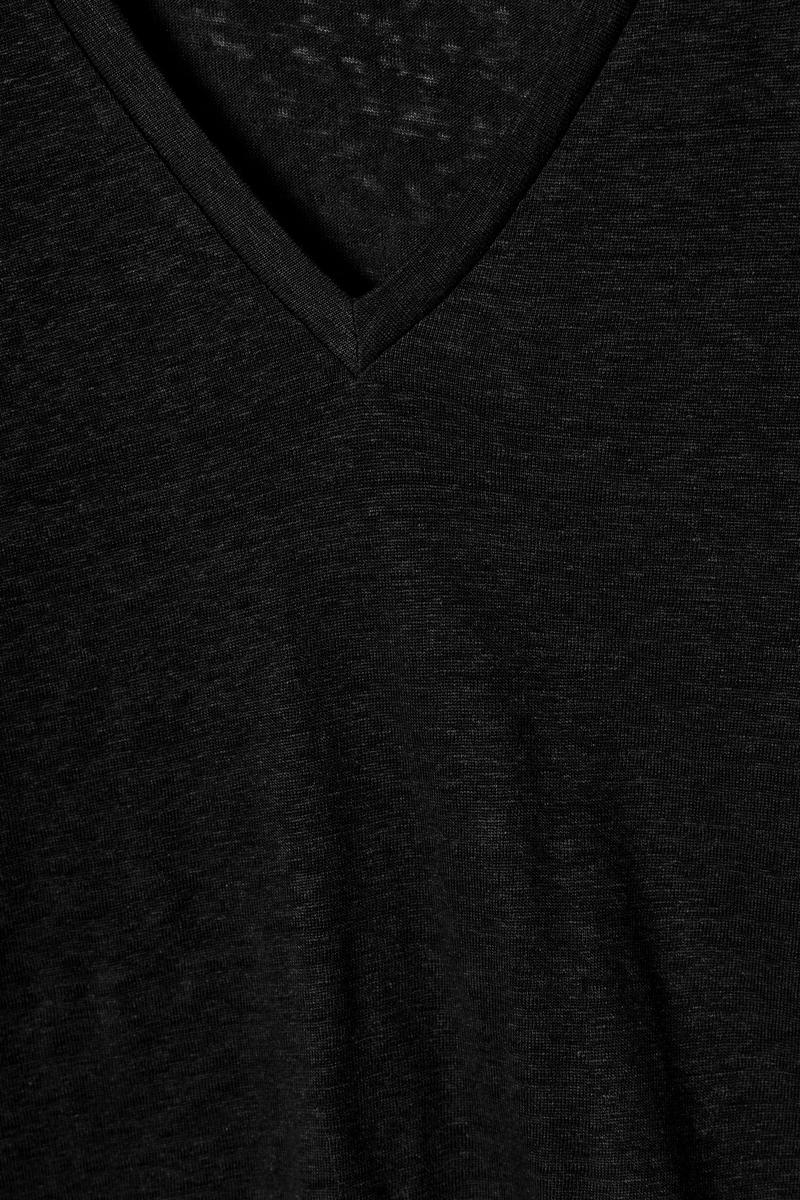 V-NECK LINEN T-SHIRT VネックリネンTシャツ ブラック｜COS コス 公式
