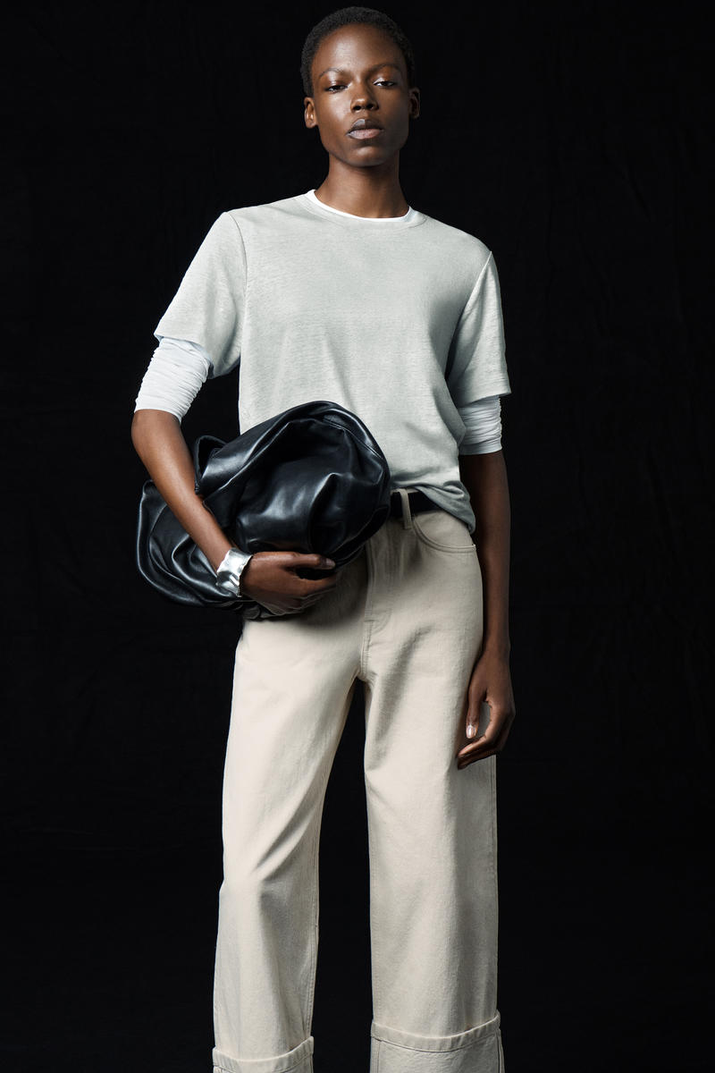 COS クルーネックリネンTシャツ