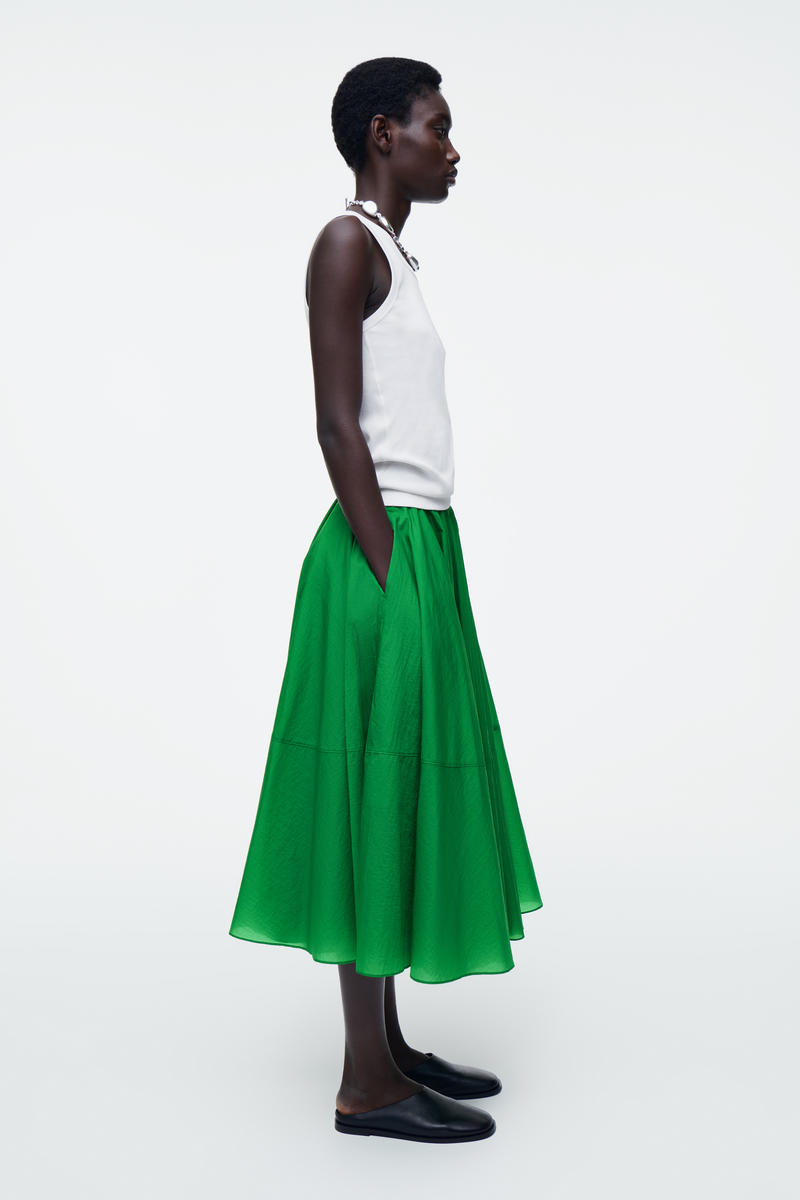 COS サークルカットミディスカート