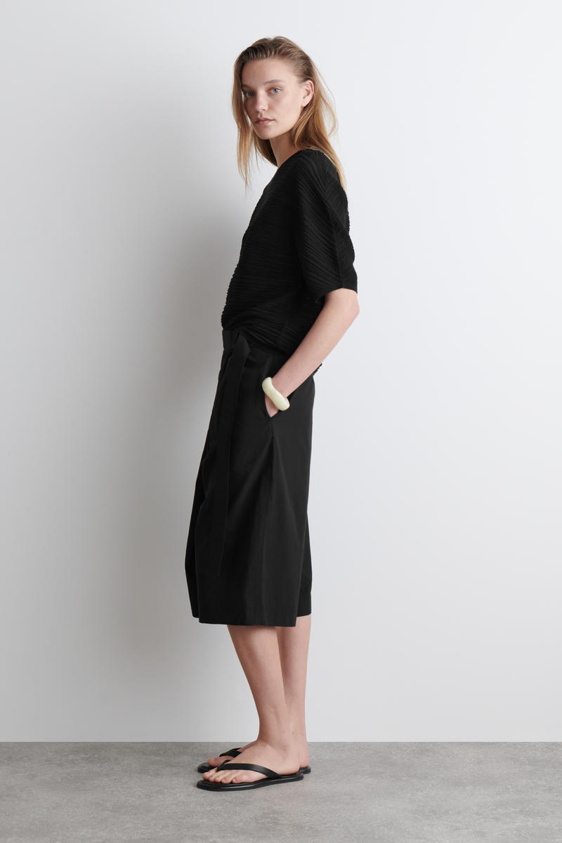 COS ストライプニットTシャツ