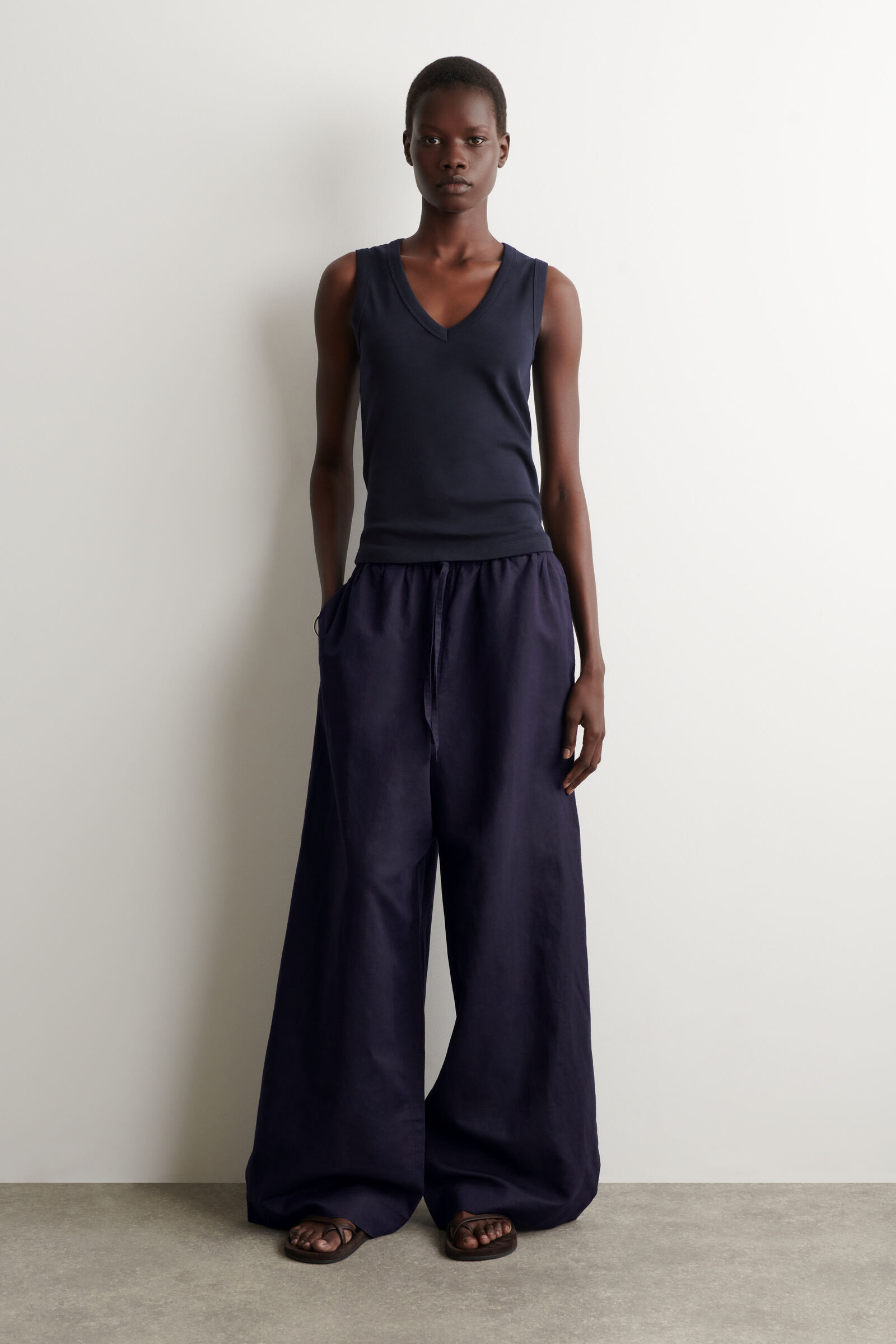 WIDE-LEG LINEN DRAWSTRING TROUSERS ワイドレッグリネン ドロー