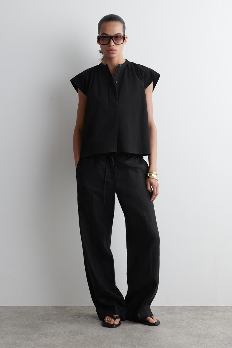 COS ギャザードグランドカラーブラウス