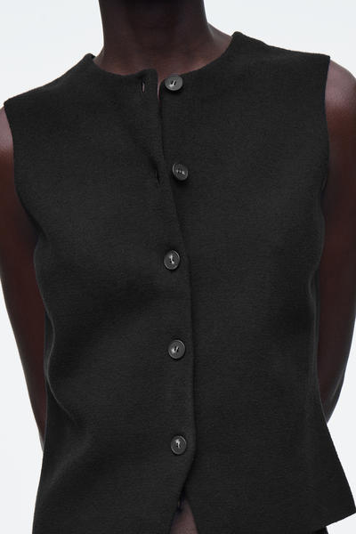 COS コットンニットベスト