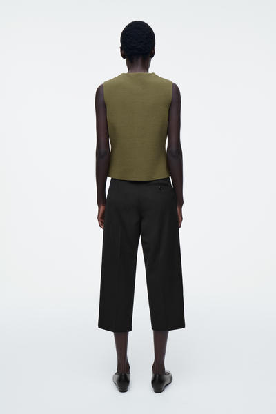 COS コットンニットベスト