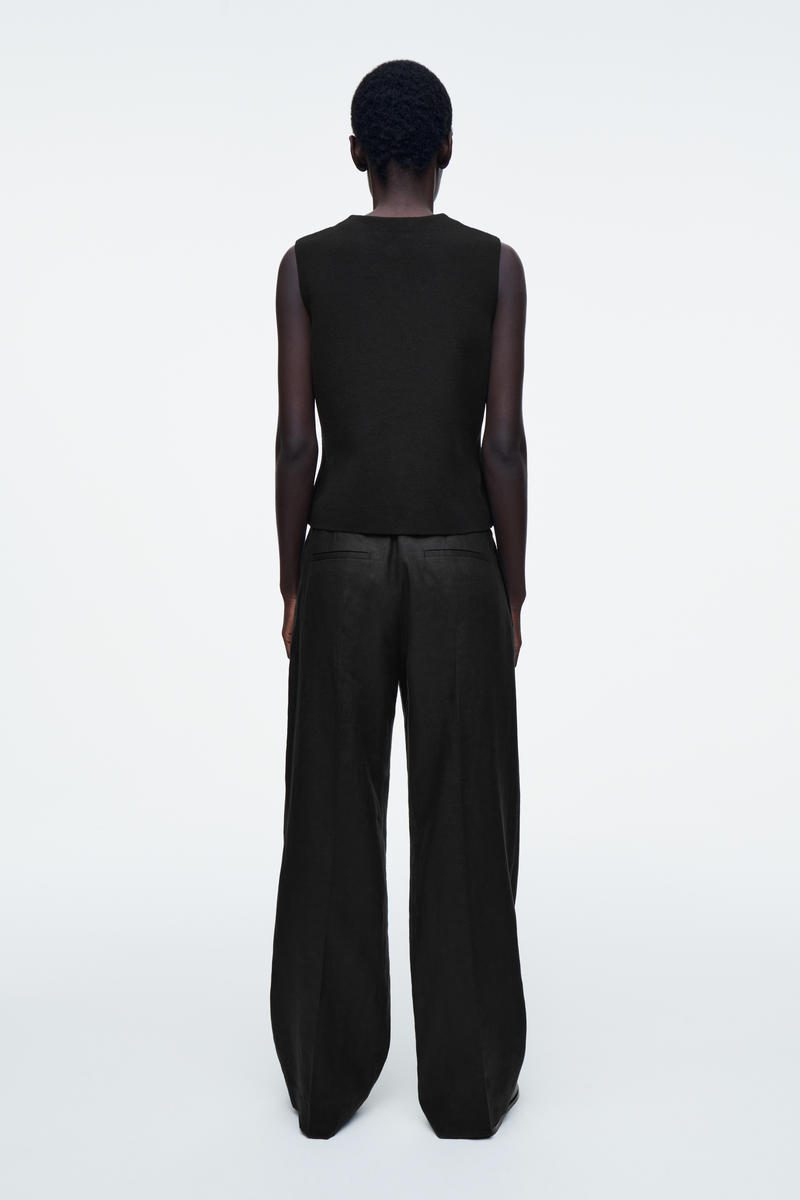 COS コットンニットベスト