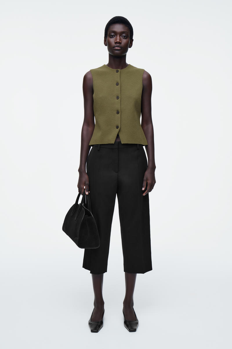 COS コットンニットベスト