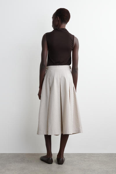 COS ストライプ柄Aラインミディスカート