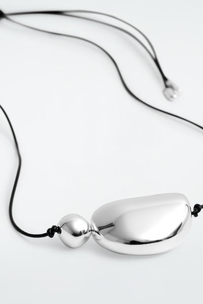 COS ペブルペンダントネックレス