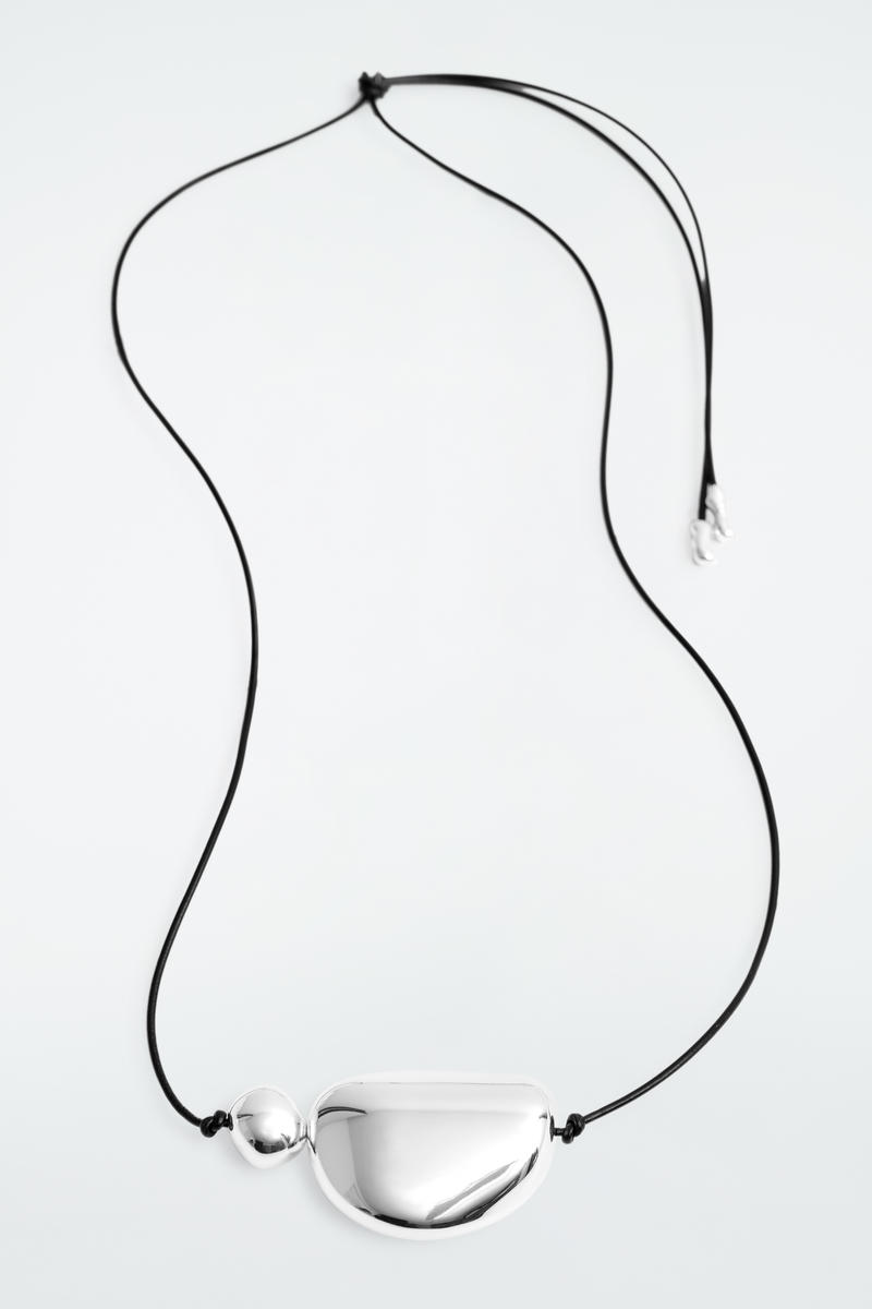 COS ペブルペンダントネックレス