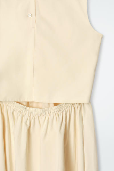 COS オープンバックコットンミディドレス