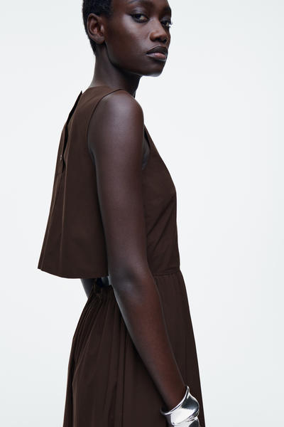 COS オープンバックコットンミディドレス