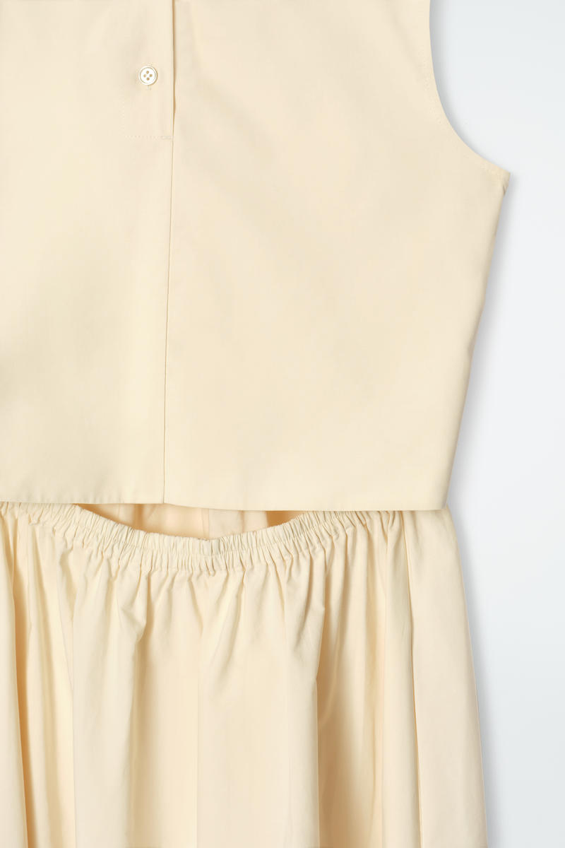 COS オープンバックコットンミディドレス
