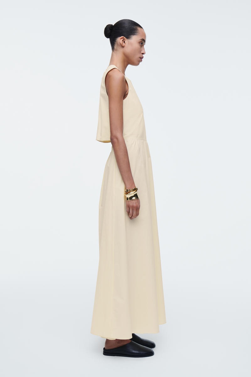 COS オープンバックコットンミディドレス