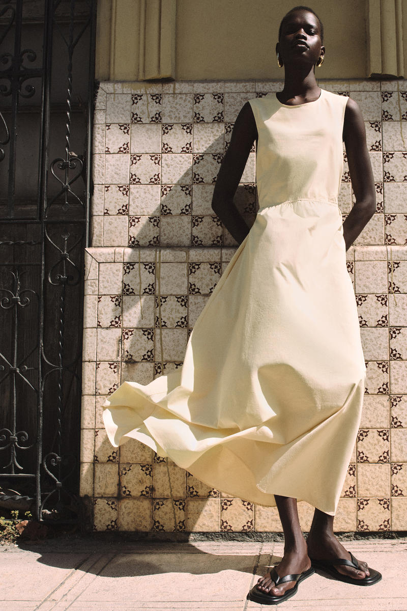 COS オープンバックコットンミディドレス