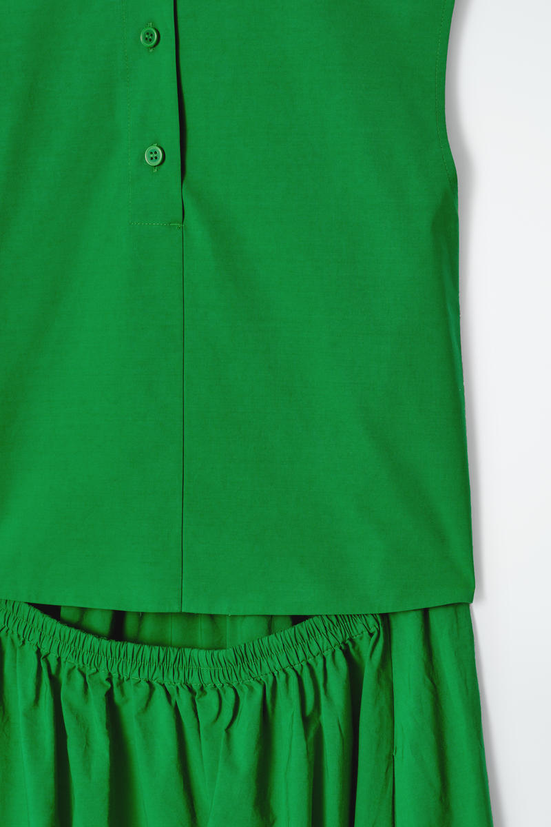 COS オープンバックコットンミディドレス