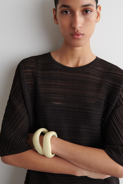 COS ストライプニットミディワンピース